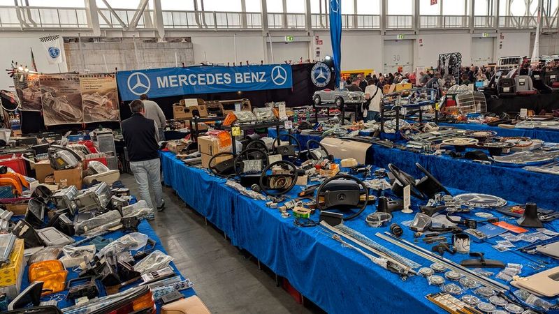 Dieser Anbieter hielt für die Stuttgarter Marke die Ersatzteilfahne hoch. (Bild: Dominsky )