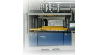 Viel wurde im Vorfeld von der T-10 von Geiss geheimnisst: Auf der Fakuma 2014 wurde die Katze aus dem Sack gelassen... (Bild: Geiss)