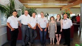 La team Schnegg Tools dans ses locaux d'Ipsach. Tout à droite, Jean-Paul Schnegg, Directeur de Schnegg Tools AG.   (MSM)