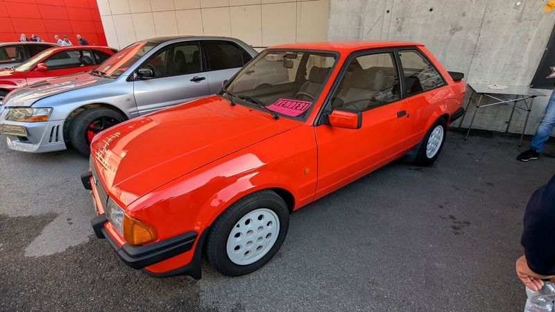 Einen perfekten XR3i in Deutschland zu finden, dürfte kein leichtes Unterfangen sein. Für 10.500 Euro konnte sie stolzer Besitzer dieses Exemplars werden. (Bild: Dominsky)