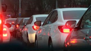 Laut einer Studie der Denkfabrik Agora Verkehrswende ist das Berufspendeln in Deutschland für rund ein Fünftel des Personenverkehrs verantwortlich. (Bild: gemeinfrei)