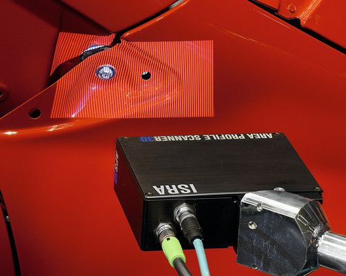 Hochgenau und flexibel einsetzbar durch die Kombination und Verschmelzung dreier unterschiedlicher, gleichzeitig jedoch äußerst effizienter Messprinzipien für verschiedene Oberflächen – so beschreibt Isra APS-3D. (Isra / Siegbert Heuser)