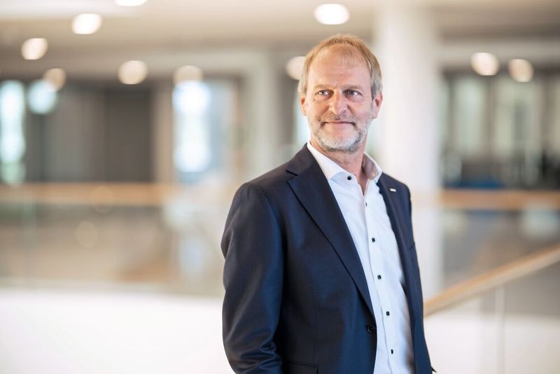 Johannes Rosenboom ist SVP Sales, Marketing und BDM Public und KRITIS Sector bei Materna.(Bild:  www.henning-photographie.de)