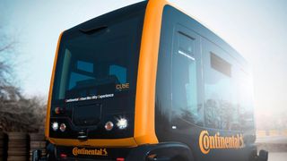 Mit der Entwicklungsplattform Cube testet Continental ein Robo-Taxi, das künftig den öffentlichen Nahverkehr ergänzen soll. (Koeser/Continental)