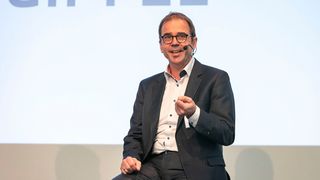 Stephan Krinke, Leiter Strategie und Programme im Bereich Nachhaltigkeit der Volkswagen AG, auf dem »Automobil Industrie Leichtbau-Gipfel«. (Stefan Bausewein/»Automobil Industrie«)