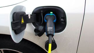 Die Deutsche Umwelthilfe fordert ein Ende der Förderung von Plug-in-Hybriden. (Bild: gemeinfrei)