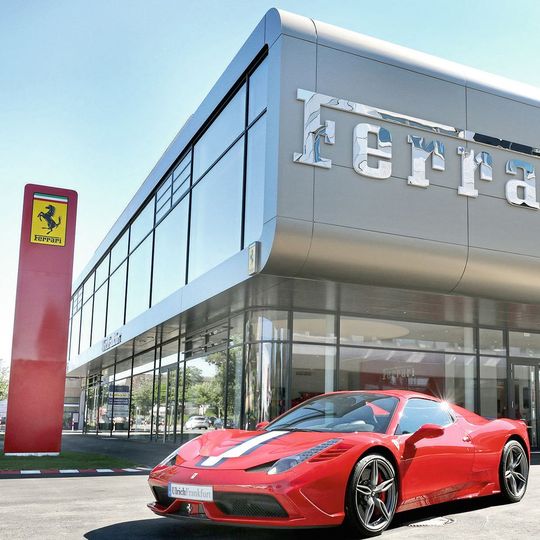 Der Ulrich-Neubau an der Schmidtstraße im Frankfurter Westen. (Bild:  Ferrari)