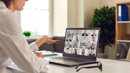 Zwei PowerShell-Parameter regeln jetzt externe Chatteilnehmer in Teams.(Bild: ©  Studio Romantic - stock.adobe.com)