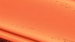 Zur Herstellung des Verbundwerkstoffs Tribond werden Brammen aus verschiedenen Stahlsorten miteinander warmgewalzt. (Bild: Thyssenkrupp/Rainer Schröer)