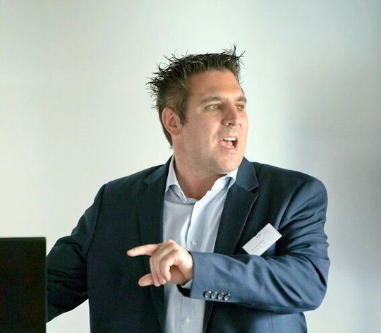 Thomas Seiler, Präsident des Schweizer Service Verbands (SKDV): «Wer KI als Assistenten begreift, kann damit schneller, präziser und effizienter im Service und in der Instandhaltung werden.»(Bild:  www.susanneseiler.ch)
