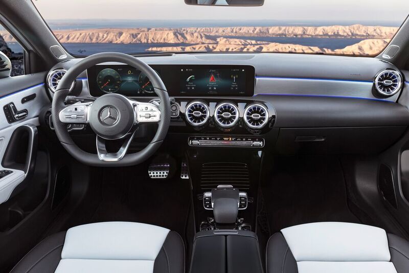 Das MBUX-System soll durch künstliche Intelligenz den Fahrer bei jeder Benutzung besser kennenlernen. (Daimler)