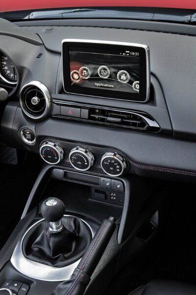 Einzug in den neuen MX-5 hat auch das Infotainmentsystem MZD Connect gehalten. (Foto: Mazda)
