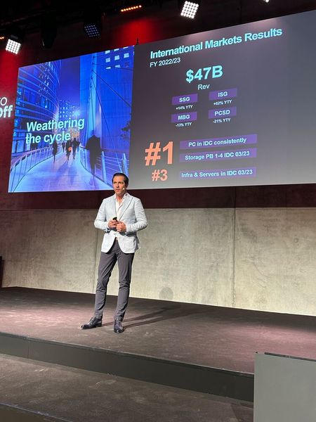 Pascal Bourguet, Global Channel Chef & COO, Lenovo International Markets, präsentierte unter anderem die Quartalszahlen des Unternehmens. (Bild: Vogel IT-Medien)