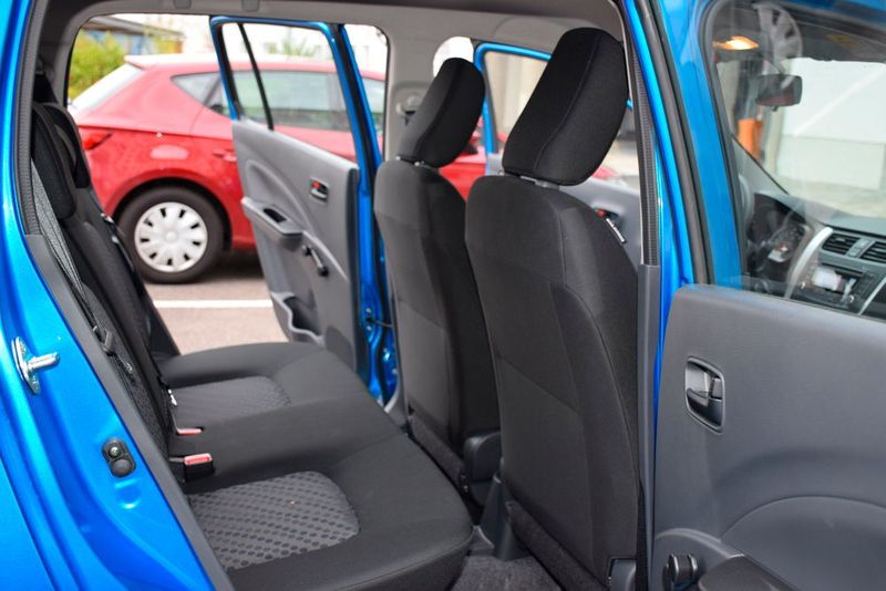 Ausreichend Platz auch für die Fondpassagiere. (Holz / »kfz-betrieb«)