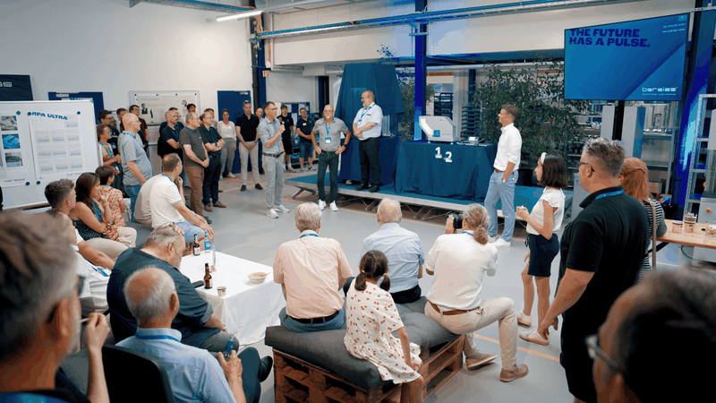 Unter dem Motto „The Future has a Pulse“ präsentiert Bareiss seinen neuen Pulsed Mechanical Analyzer (PMA) erstmals der Öffentlichkeit. (Bild:  Bareiss)