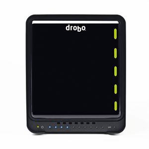 Das Drobo 5Dt kann bis zu fünf 3,5-Zoll-Festplatten aufnehmen. Die Box wird direkt am Rechner angeschlossen.
