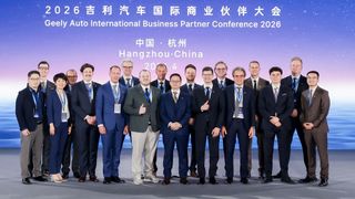 Auf einer Händlerkonferenz in China brachte Geely seine Strategie den neuen deutschen Handelspartnern näher. (Bild: :308837:plus/live/meta/89357866/thumb/308837/308837/20260421173846/5P1A1576.HEIC:)