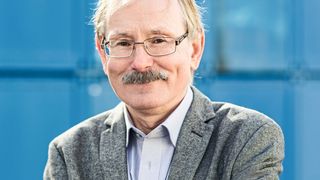 Dr. Bo Persson hat  die theoretischen Grundlagen der Elektroadhäsion genauer erforscht. (Forschungszentrum Jülich / Sascha Kreklau)