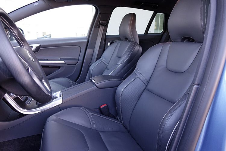 Im Innenraum erwarteten uns sehr bequeme Sitze und eine gute Verarbeitung. (Thomas Günnel)