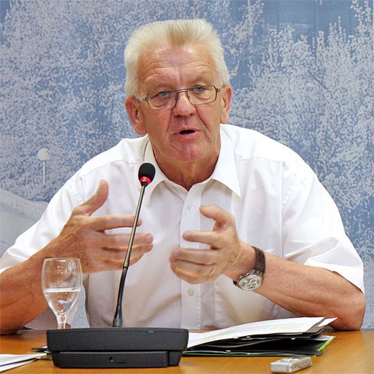 Ministerpräsident Winfried Kretschmann will der Autoindustrie besser im Strukturwandel helfen können.(Foto:  Baden-Württemberg)
