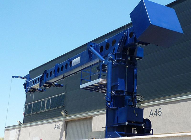 La nacelle de nettoyage type GinD-SJ utilisée pour la tour Beekman de New York comprend un bras télescopique, des guides de façade et une nacelle multi-télescopique pour accéder aux surfaces concaves de l´édifice. (Image: Nord)