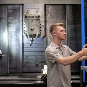 Mit der neuen Cloud-Lösung soll die Zahl der scharfen Fertigungsaufträge bei Resch von 4.000 auf unter 1.000 sinken und so die Produktion wesentlich flexibler machen.(Bild:  Resch)