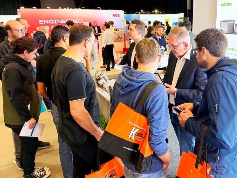 An den Ständen waren die jeweiligen regionalen Ansprechpartner vertreten und boten die Möglichkeit zu lösungsorientierten Fachgesprächen in einer professionellen und serviceorientierten Messeatmosphäre. (Bild: René Thomas / Meorga)