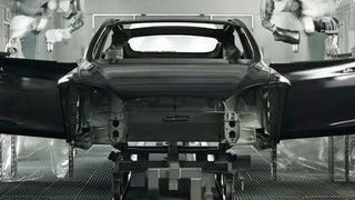 Erst im vergangenen November war das Grohmann Engineering von Tesla übernommen worden. Während Elon Musk darauf pochte, dass Grohmann Engineering künftig ausschließlich für Tesla Entwicklungsarbeit leiste, soll Grohmann darauf bestanden haben, auch weiterhin für seine Stammkunden tätig sein zu dürfen. (Hasselblad H4D/Tesla)