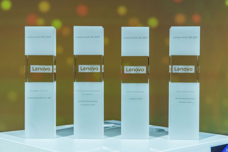 Zum zweiten Mal verlieh Lenovo beim Kick-off Awards. (RENE SPALEK / WWW.SPALEK.COM / studio@spalek.com)