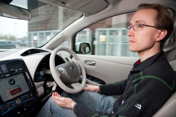 Gesteuert wird das autonome Robotcar via iPad (Bild: MRG, Oxford University)