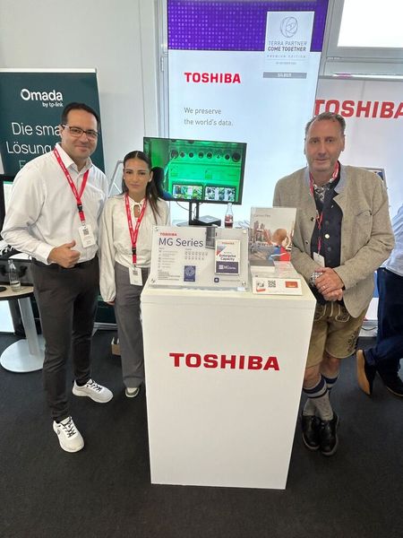 Milutin Savic, Salma Radi und Anton Matt von TOSHIBA (Bild: Vogel IT-Medien GmbH)