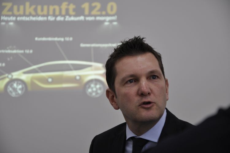 Geschäftsführer Jörg Heidenreich leitet das Autohaus Heidenreich in der dritten Generation. (Foto: Richter)