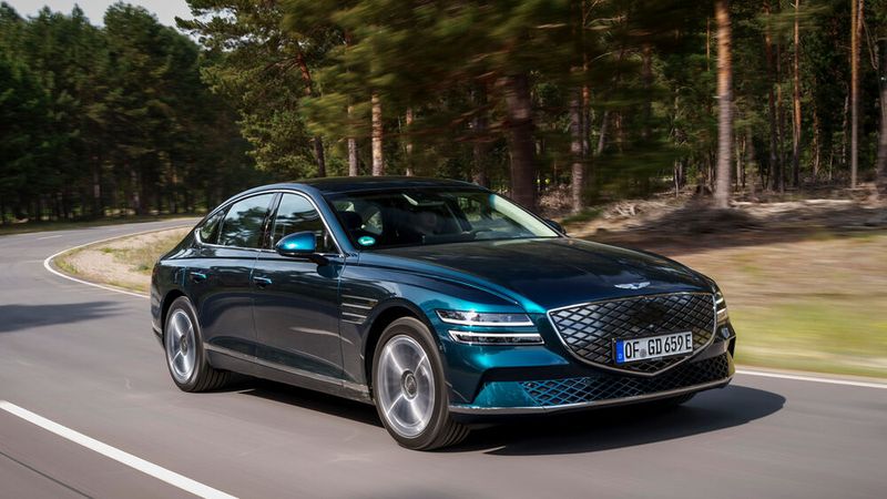 Dank 800-Volt-System kann die G80-Limousine an einer 350-kW-Säule in 22 Minuten von 10 auf 80 Prozent geladen werden. (Bild: Genesis)
