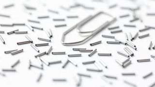 Das zum Beispiel sind Zylinderstifte mit einem Durchmesser von 0,8 Millimetern, die Feindreh auf der Tschudin-Cube-350 hochpräzise bearbeiten kann. (Bild: Feindreh)