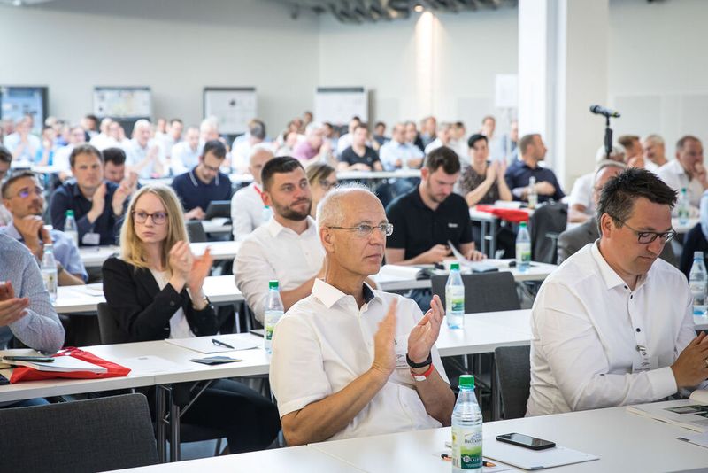 Steckverbinderkongress 2023 Tag 2: Kongress mit Trendthemen von PCF über DC-Steckverbinder, Hybridsteckverbinder, Qualifizierung, Single Pair Ethernet, Hands-on Workshops bis zu 3D-Druck und Konfektionierung. (Bild: Stefan Bausewein)