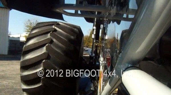 Der Bigfoot 20: der weltweit erste Monstertruck mit Elektroantrieb macht mit über 260 kW und 1100 Nm Autos umweltschonend platt (Bild: Bigfoot 4x4 Inc.)