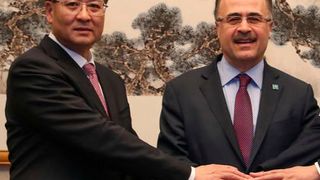 President & CEO of Saudi Aramco, Amin Nasser (right) with Chairman of Norinco Group, Jiao Kaihe. (Saudi Arabian Oil Co.)