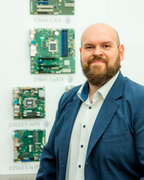 Emanuele De Marinis, Business Development Manager Motherboards bei Kontron Europe: „Extra Computer hat mit ihren Calmo-Systemen über viele Jahre bewiesen, dass sie ein verlässlicher und loyaler Partner der Industriebranche sind. Umso mehr freut es mich, auch mit unseren neuen Plattformgenerationen den Erfolg und die Zusammenarbeit weiter ausbauen zu können.“  (Bild: Kontron)