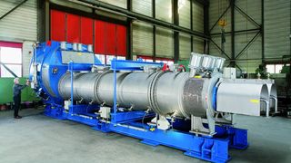 Die KneaderReactor-Technologie ermöglicht den Ersatz von Lösungs-, Emulsions- oder Suspensionspolymerisation durch die Massepolymerisation. Dies vereinfacht die Prozesse, senkt die Rohstoffkosten und spart Energie.  (Bild: LIST)