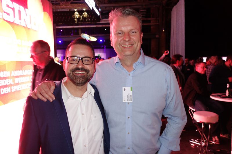 Guido Peters (l.), noch paar Tage bei ZyXEL, und Jens Dreising, ALSO. (Bild: IT-BUSINESS)