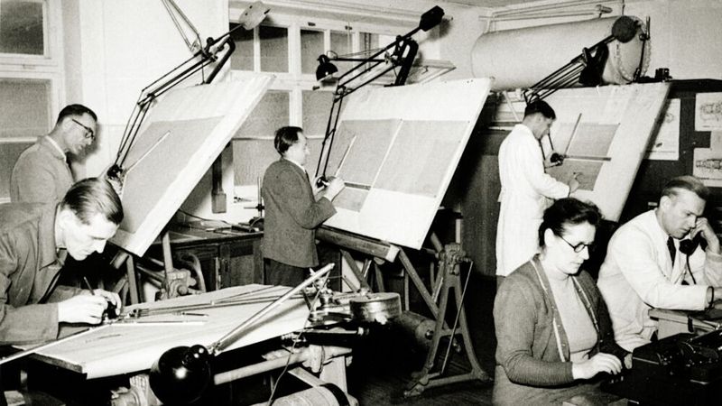 Wo heute CAD-Bildschirme flimmern, standen in den Sechzigerjahren dicht gedrängt Reißbretter in der Konstruktion.  (Bild: Webasto)