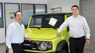 Suzuki-Deutschland-Geschäftsführer Kazuyuki Yamashita (li.) und sein Stellvertreter Daniel Schnell, der gleichzeitig Vertriebschef ist, wollen die Händler motivieren. (Bild: Simon/»kfz-betrieb«)
