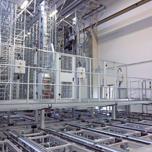 Bild 1: Das neue Tablar-AKL versorgt und optimiert bei der Maschinenfabrik Niehoff die Produktion.