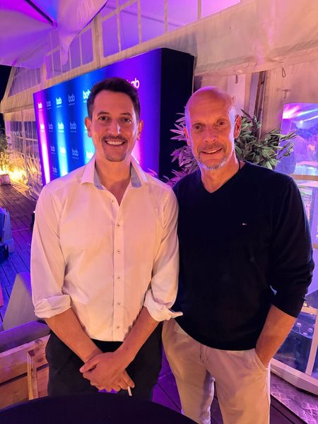 Carim Moursi (Wortmann) mit Olaf Biemelt (Terra Gebäudetechnik) (Bild: Vogel IT-Medien GmbH)