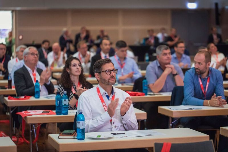 Der 20. Würzburger EMS-Tag fand am 8. September 2022 in den Mainfrankensälen Veitshöchheim statt. Am Vorabend der Veranstaltung gab es ein Networking-Dinner im Restaurant Reisers am Stein. Der 21. EMS-Tag findet am 7. September 2023 statt. Sie können sich bereits für eine Teilnahme auf der Webseite registrieren.  (Bild: Stefan Bausewein)