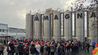 Das Magna-Werk Dorfprozelten wird in rund 12 Monaten doch geschlossen! Damit hat sich alles, was schon vor der letzten Fast-Katastrophe Erfreuliches ergeben hat, in Luft aufgelöst ... (Bild: IG Metall)