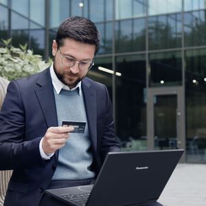 Das FC7 verfügt über ein 14-Zoll-WUXGA-Display im 16:10-Format.(Bild:  Panasonic)