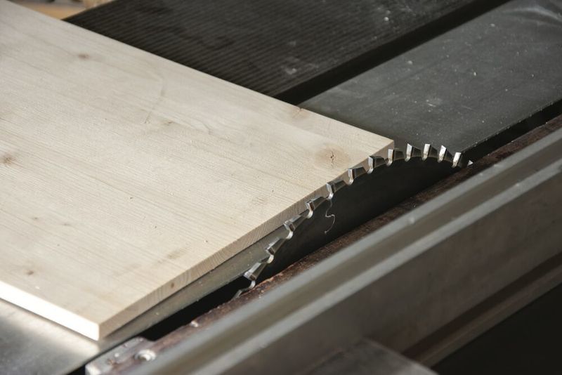 Mit dem Auto-Panel-Sizer können optimierte Schnittpläne für die Produktion rechteckiger Teile erstellt und dabei Verschnitt, Produktionszeiten und Fertigungskosten minimiert werden. (gemeinfrei)