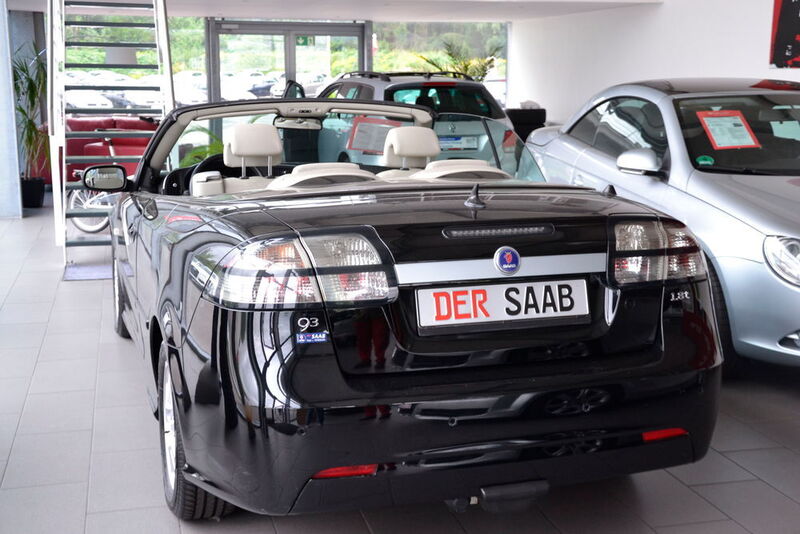 Über Onlinesuchaufträge hält Falk von Vegesack vor allem Ausschau nach gut gepflegten Saab Cabrios ab dem Baujahr 2005. (Mauritz)