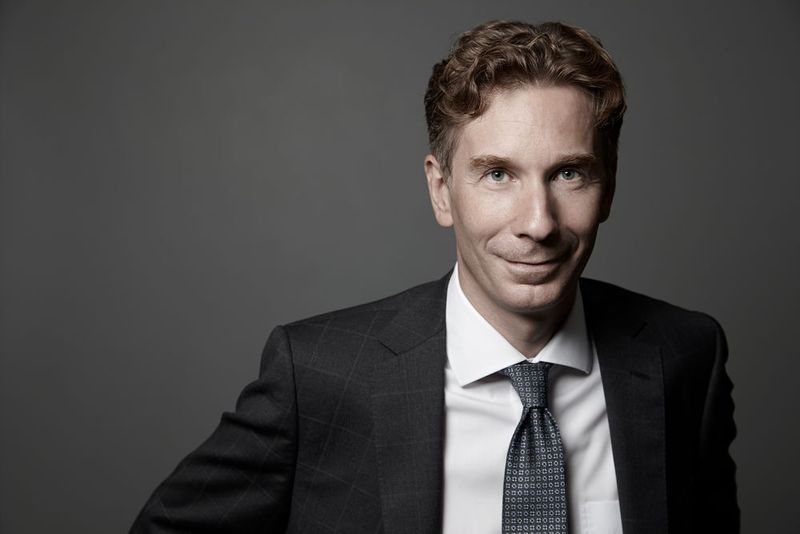 Selbstverständnis, Kultur und Speed – Jürgen Gietl, CEO der BrandTrust GmbH, referiert über B2B-Unternehmen in der modernen Arbeitswelt. (BrandTrust)